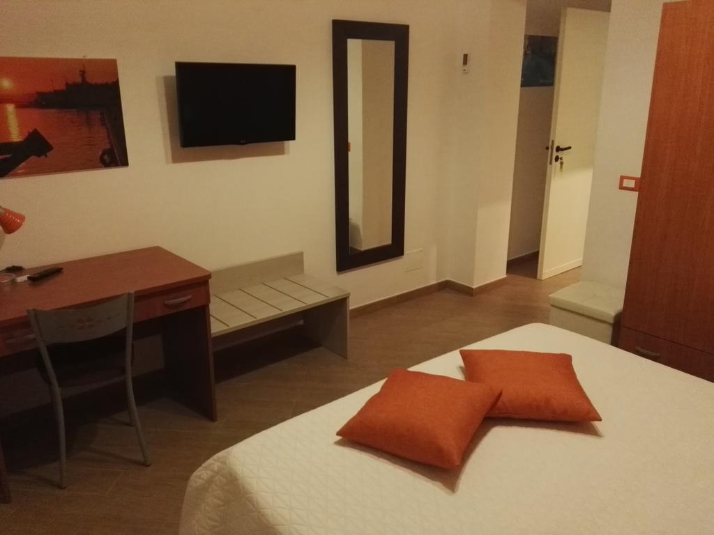L'Oasi Del Porto Bed and Breakfast Trapani Exteriör bild