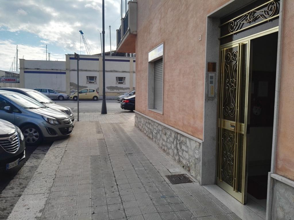 L'Oasi Del Porto Bed and Breakfast Trapani Exteriör bild